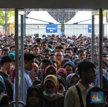 Mengintip Perjuangan Ribuan Orang Berburu Pekerjaan Idaman