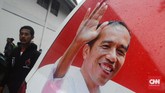 Kegiatan relawan yang mengundang capres nomor urut 01 Jokowi itu disebutkan dihadiri sekitar 7.000 orang yang berasal dari berbagai elemen profesi dari mulai petani, supir, karyawan pabrik, mahasiswa, hingga guru. (CNN Indonesia/ Harvey Darian)