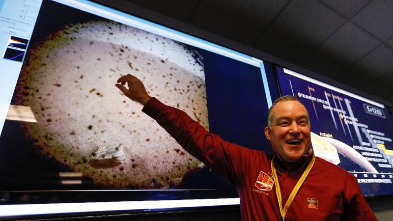 Pesawat ruang angkasa yang diberi nama InSight Mars, pendarat robot pertama yang dirancang untuk mempelajari kedalaman interior dunia yang jauh