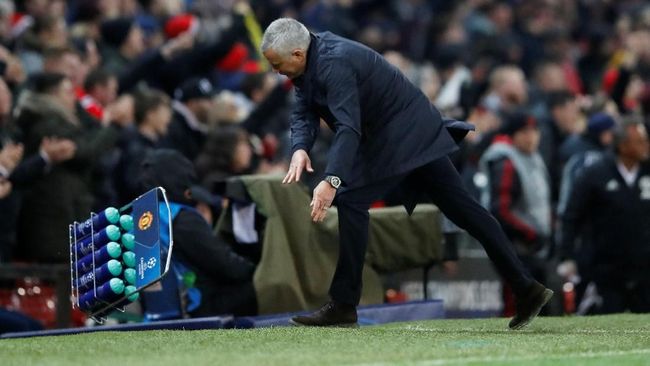 Meme Lucu Jose Mourinho Banting Keranjang Botol