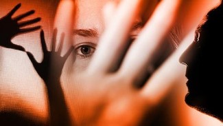 Perempuan Menggugat Kekerasan