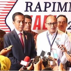 Dikritik Prabowo-Sandi & Pengusaha, Jokowi Batalkan DNI UMKM