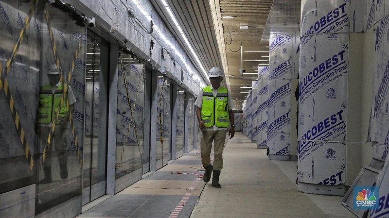 Proyek MRT Jakarta fase I rute Lebak Bulus-Bundaran HI sepanjang 16 km saat ini pengerjaanya telah mencapai 96,52%.