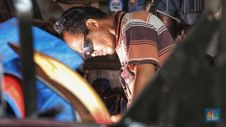 Omset yang ia dapatkan sekitar Rp 40 hingga 50 juta.