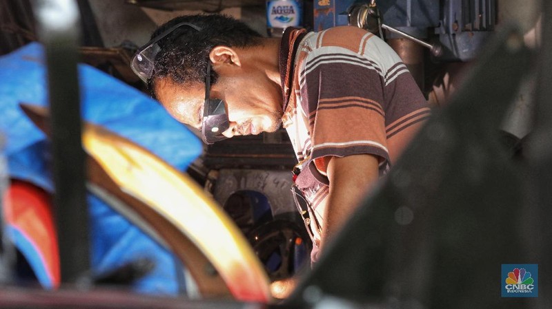 Omset yang ia dapatkan sekitar Rp 40 hingga 50 juta.