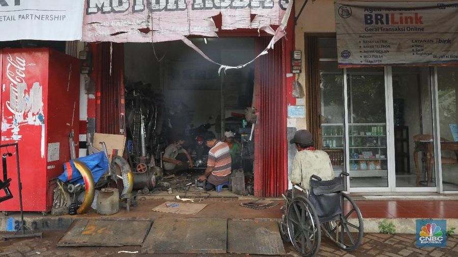 Omset yang ia dapatkan sekitar Rp 40 hingga 50 juta.