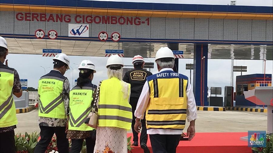 Presiden Joko Widodo meresmikan tol Bocimi seksi 1 hari Sabtu (1/12/2018).