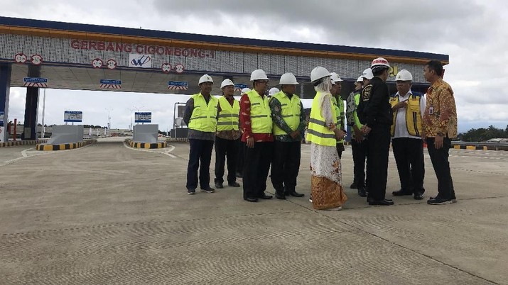Diresmikan Jokowi, ke Sukabumi Lewat Tol Bocimi Cuma 10 Menit Perjalanan Ciawi-Cigombong yang biasanya ditempuh dalam waktu 1,5 jam bisa terpangkas menjadi 15 menit melewati tol Bocimi.
