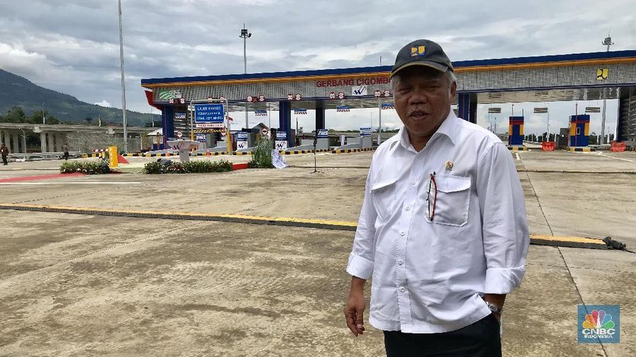 Presiden Joko Widodo menginginkan tol Trans Jawa dari Merak hingga Surabaya sepanjang 870 kilometer (km) tersambung sebelum tutup tahun ini.