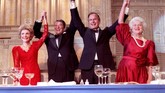 Setelah menjadi wakil presiden selama dua periode menemani Presiden Ronald Reagan, George H. W. Bush terpilih menggantikan Reagan dan menjalankan pemerintahan AS dengan hati-hati. (REUTERS/File Photo)