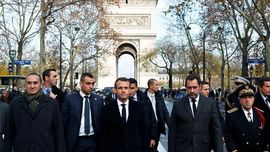 Macron Akan Temui Serikat Buruh Cari Solusi buat Rompi Kuning
