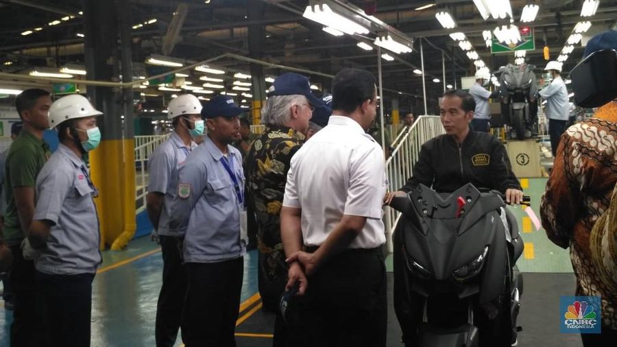 Presiden Joko Widodo hari ini berkunjung ke pabrik PT Yamaha Motor Manufacturing Indonesia.