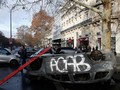 FOTO: Sisa-Sisa Amuk Demonstran Rompi Kuning di Paris