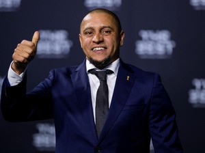 Legenda Sepakbola Brasil Roberto Carlos Dikabarkan Masuk Islam