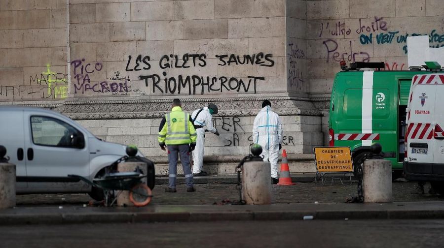 Kekerasan di Paris adalah yang terburuk setelah pemberontakan mahasiswa Mei 1968.