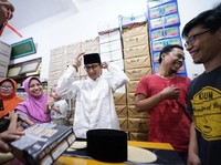 Asal-Usul Peci: Dipakai Shalat hingga Jadi Outfit Pejabat