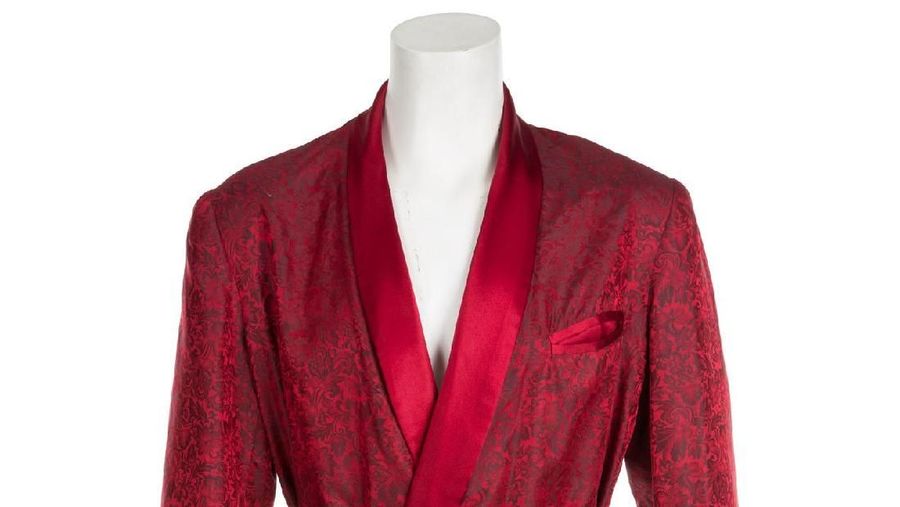 Hasil lelang dari 30 November hingga 1 Desember akan diberikan kepada Hefner's Foundation yang sudah berdiri sejak 1964.