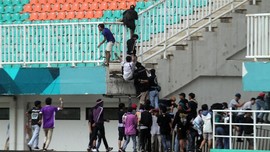 Pelatih: Suporter Kecewa Karena Ingin Persita Masuk Liga 1