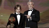 Raihan Luka Modric sekaligus mematahkan dominasi Cristiano Ronaldo dan Lionel Messi dalam satu dekade terakhir di Ballon d'Or. (REUTERS/Benoit Tessier)