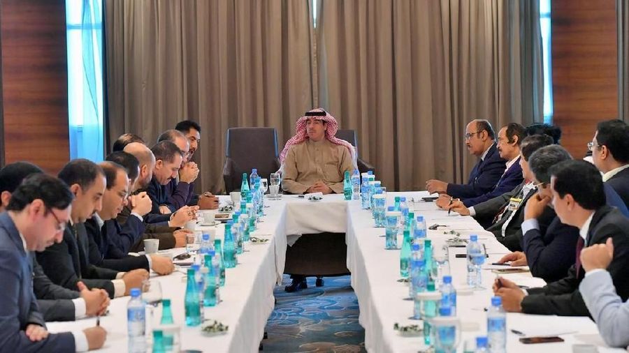 Pertemuan diadakan di sela kunjungan putera mahkota Arab Saudi, Muhammad bin Salman, ke negara tersebut.