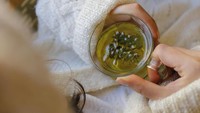  Susah Tidur karena Pikiran Nggak Berhenti Mikir? Coba Ritual Teh Ini Sebelum Rebahan 
