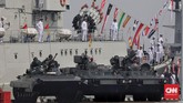 Pasukan TNI Angkatan Laut mengikuti upacara memperingati Hari Armada RI di Dermaga Pondok Dayung, Tanjung Priok, Jakarta Utara. (CNN Indonesia/Adhi Wicaksono)