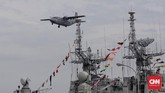 Komando armada I menggelar uparaca parade dan defile memperingati Hari Armada RI di Dermaga Pondok Dayung, Tanjung Priok, Jakarta Utara. Rabu, (5/12). Perayaan tahun ini mengangkat tema “Armada RI Kesatria Pengawal Samudra dan Perekat Nusantara, Bersama Rakyat Siap Menjaga Kedaulatan NKRI”. (CNN Indonesia/Adhi Wicaksono)