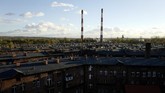 Sejumlah warga Katowice belum bisa beranjak menggunakan energi yang lebih bersih, karena bertahun-tahun memakai batu bara. (REUTERS/Kacper Pempel).