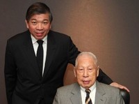 Gokil! Crazy Rich Ini Berumur 100 Tahun & Masih Ngantor