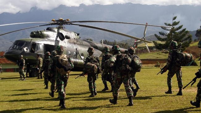 Dua TNI Kena Tembak dalam Bentrok dengan KKSB Papua