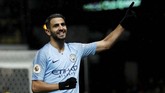 Selebrasi Riyad Mahrez usai mencetak gol. Ia total sudah mencetak enam gol ke gawang Watford atau terbanyak dibandingkan para pemain Man City lainnya. (Reuters/Andrew Boyers)