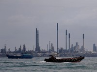 Netizen Kaget RI Impor BBM dari Singapura-Malaysia, Komentar Begini