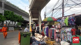 Ratusan PKL Tanah Abang Bentrok dengan Satpol PP