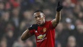 Gol bermula dari tendangan bebas Marcos Rojo yang ditepis oleh kiper Arsenal, Bernd Leno. Bola liar dikejar Herrera dan dikirim kepada Martial yang siap menyambut di muka gawang. (REUTERS/Darren Staples)