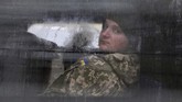 PBB sudah meminta kedua belah pihak melakukan perundingan. Namun, situasi tetap tegang dan perang bisa meletup kapan saja. (Mykola Lazarenko/Ukrainian Presidential Press Service/Handout via REUTERS)