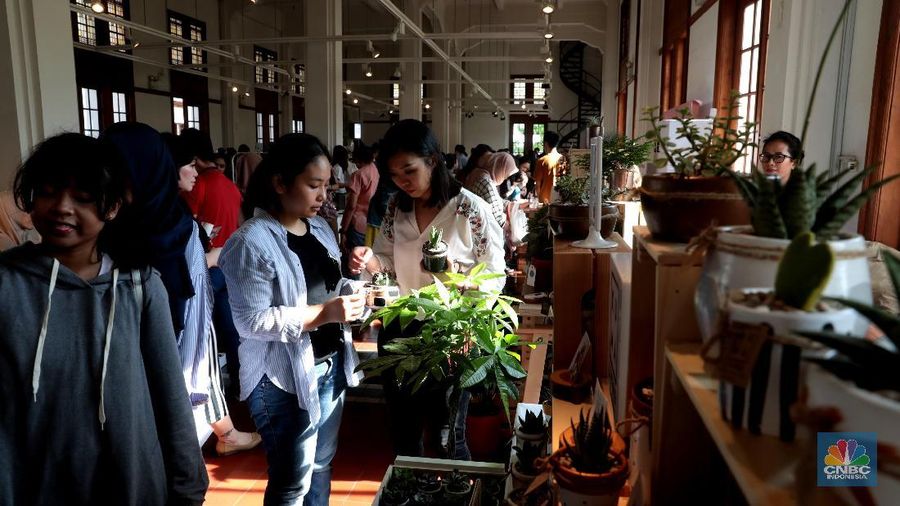 Pasar inspirasi ini menghadirkan 60 tenant dengan berbagai jenis produk lokal karya entrepreneur muda.