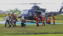 Korban Selamat Penembakan di Papua Temui Keluarga di Bandung