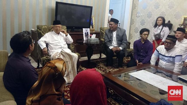 Ma'ruf Ajak Santri Jelaskan soal Isu PKI ke Warga