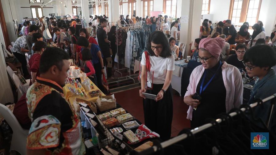 Pasar inspirasi ini menghadirkan 60 tenant dengan berbagai jenis produk lokal karya entrepreneur muda.