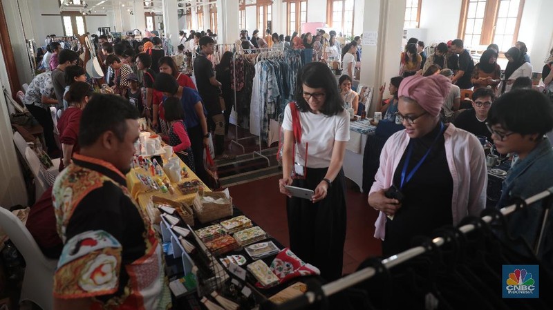 Pasar inspirasi ini menghadirkan 60 tenant dengan berbagai jenis produk lokal karya entrepreneur muda.