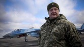 Presiden Ukraina Petro Poroshenko menyatakan kemungkinan mereka akan terlibat perang terbuka dengan Rusia. (Mikhail Palinchak/Ukrainian Presidential Press Service/Handout via REUTERS)