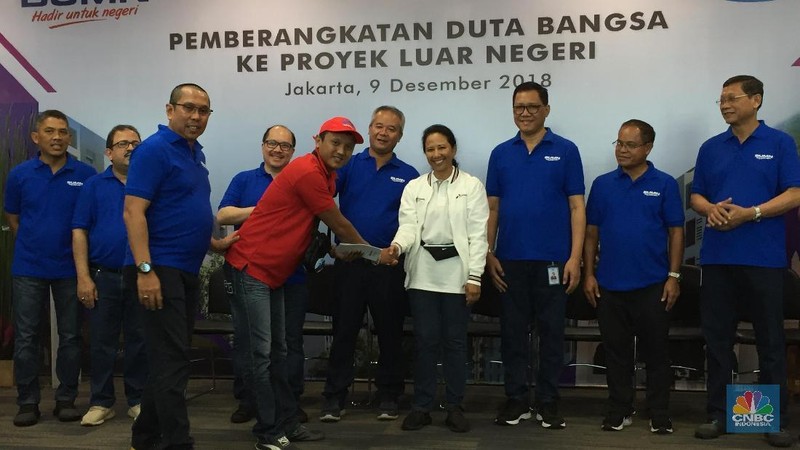 Menteri BUMN Rini Soemarno melepas 311 tenaga kerja PT Wijaya Karya (Persero) Tbk. (WIKA) ke empat negara, yakni Aljazair, Niger, Taiwan, dan Malaysia.
