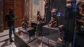 Namun perubahan ini pun memancing perdebatan, setelah beberapa artefak diklaim merupakan hasil curian. Menurut para aktivis, tindakan memajang artefak curian merupakan warisan kolonial. (REUTERS/Yves Herman)