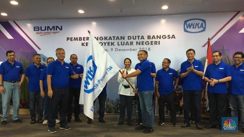 Menteri BUMN Rini Soemarno melepas 311 tenaga kerja PT Wijaya Karya (Persero) Tbk. (WIKA) ke empat negara, yakni Aljazair, Niger, Taiwan, dan Malaysia.