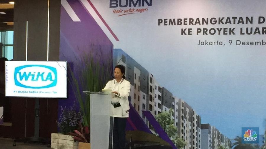 Menteri BUMN Rini Soemarno melepas 311 tenaga kerja PT Wijaya Karya (Persero) Tbk. (WIKA) ke empat negara, yakni Aljazair, Niger, Taiwan, dan Malaysia.