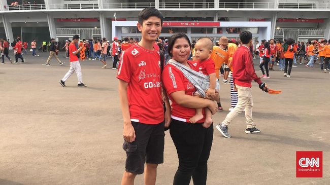 Kisah Rahel, Mengenalkan Cinta Persija pada Bayi 9 Bulan