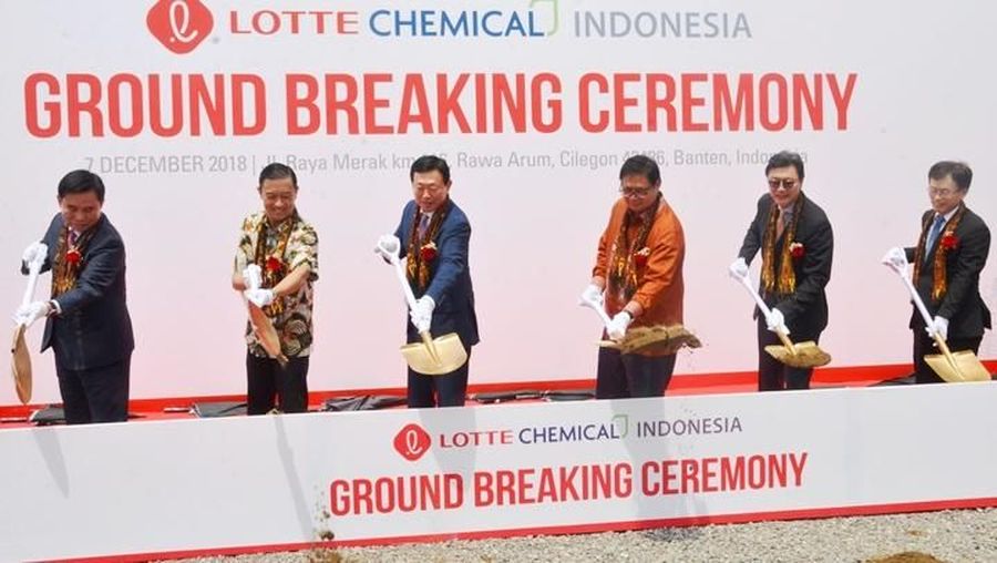 Pembangunan satu pabrik petrokimia oleh Lotte untuk hasilkan bahan baku plastik dinilai masih kurang. RI butuh 5 kilang lagi untuk penuhi kebutuhan.