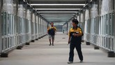 Sel-sel di pabrik pengolahan limbah Shandong Qiaobin Agricultural Technology Co tempat tinggal satu miliar kecoak untuk memakan sampah dapur dari masyarakat Kota Shandong. (REUTERS/Thomas Suen)