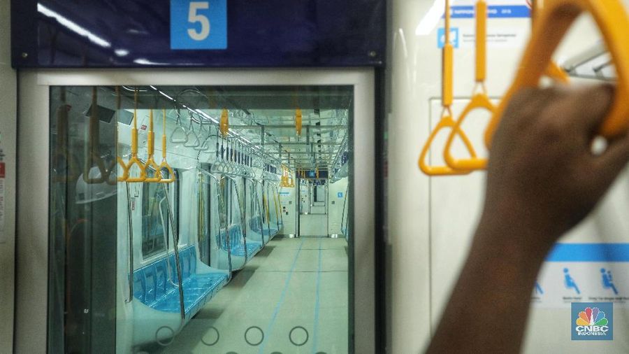 MRT Jakarta fase I rute Lebak Bulus-Bundaran HI dibangun sepanjang 16 kilometer dengan memakan biaya sekitar Rp 16 triliun.