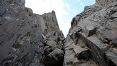 Baginya mendaki ke puncak Gouna adalah kesenangan yang tiada terkira.